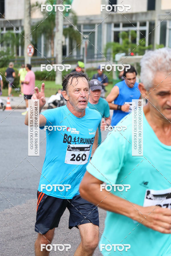 Buy your photos of the eventMeia Maratona Internacional de Curitiba 2018 on Fotop