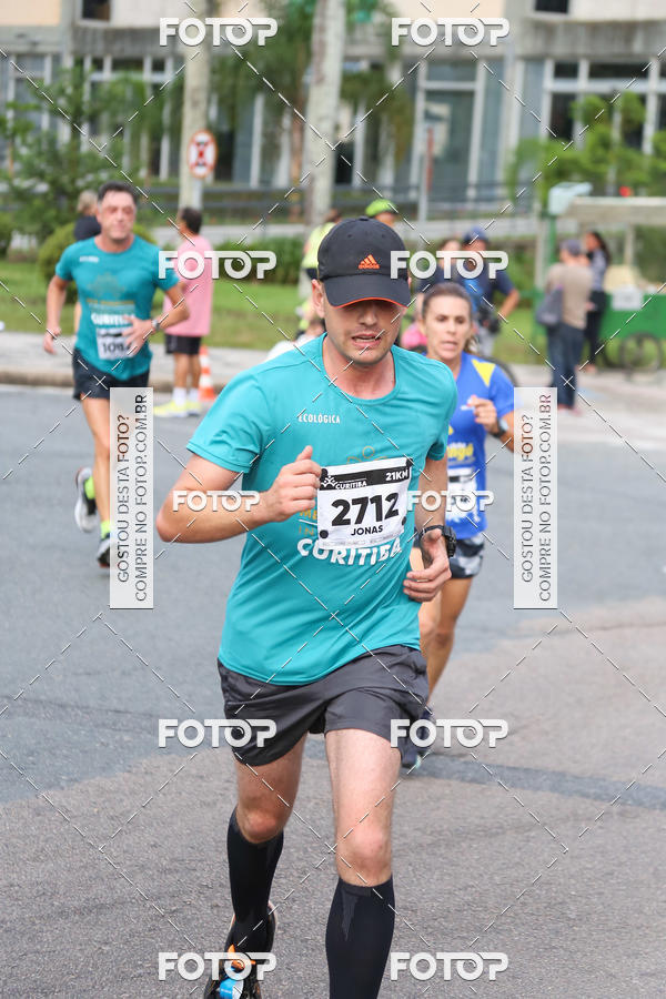 Buy your photos of the eventMeia Maratona Internacional de Curitiba 2018 on Fotop
