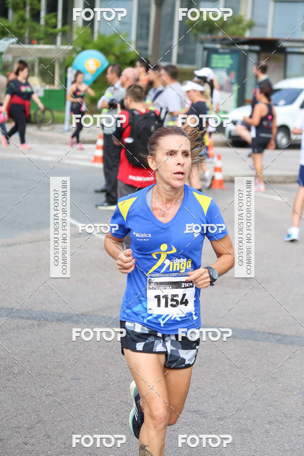 Buy your photos of the eventMeia Maratona Internacional de Curitiba 2018 on Fotop