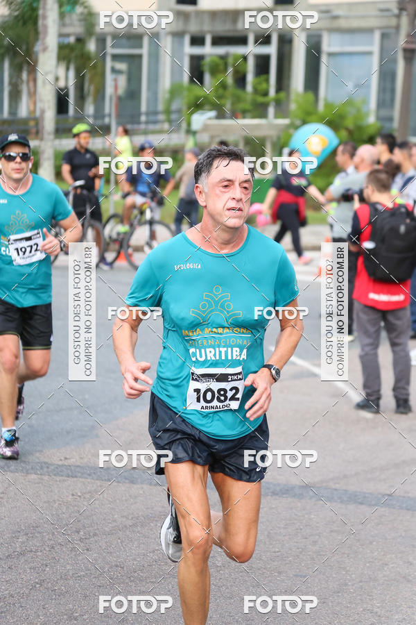 Buy your photos of the eventMeia Maratona Internacional de Curitiba 2018 on Fotop