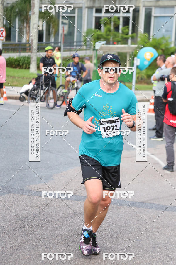 Buy your photos of the eventMeia Maratona Internacional de Curitiba 2018 on Fotop