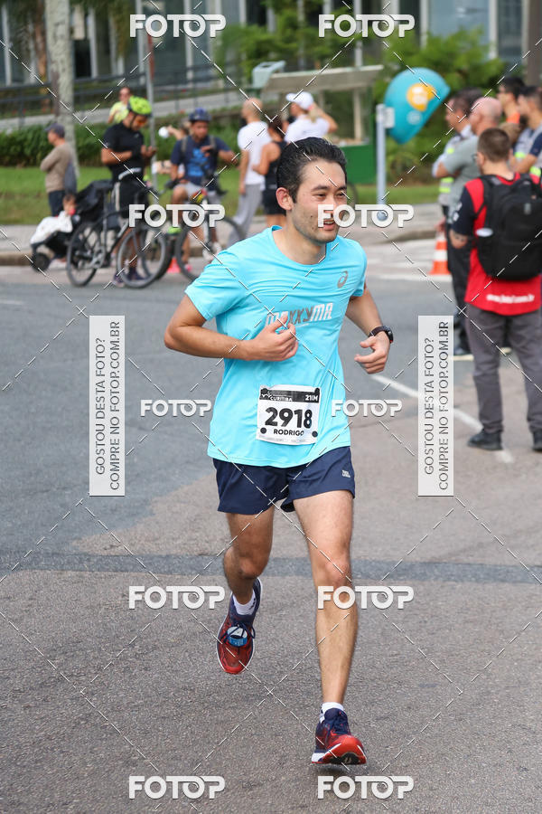 Buy your photos of the eventMeia Maratona Internacional de Curitiba 2018 on Fotop