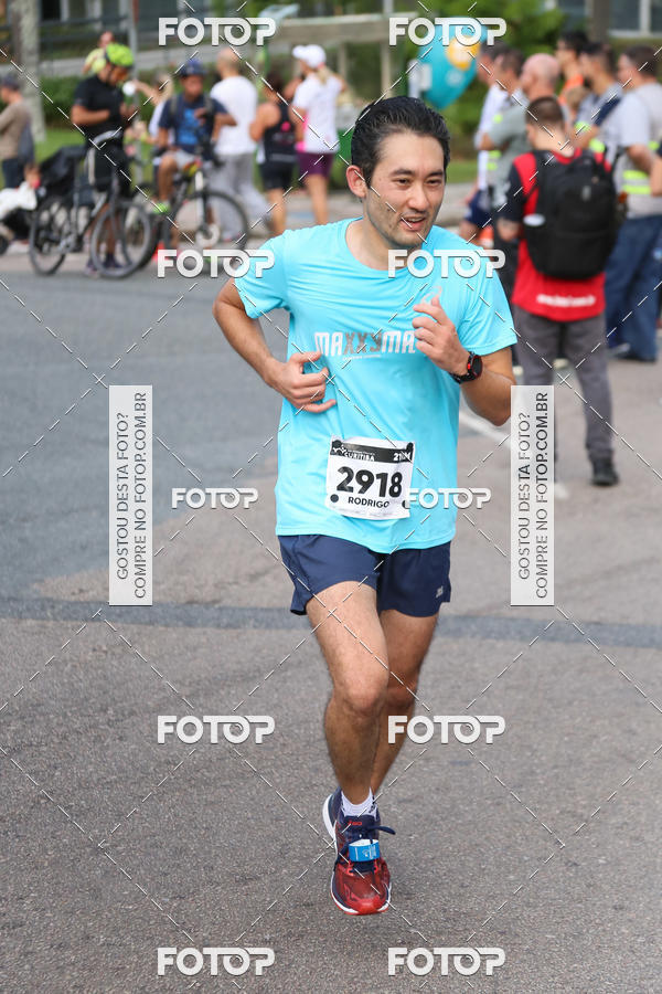 Buy your photos of the eventMeia Maratona Internacional de Curitiba 2018 on Fotop