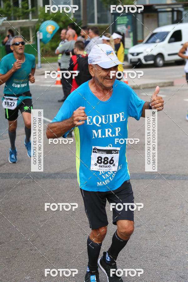 Buy your photos of the eventMeia Maratona Internacional de Curitiba 2018 on Fotop