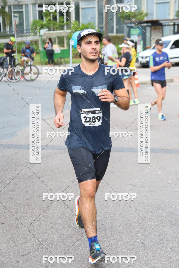 Buy your photos of the eventMeia Maratona Internacional de Curitiba 2018 on Fotop