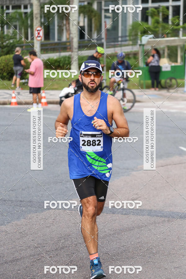 Buy your photos of the eventMeia Maratona Internacional de Curitiba 2018 on Fotop