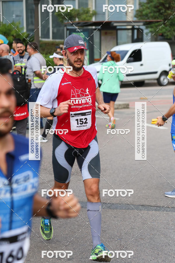 Buy your photos of the eventMeia Maratona Internacional de Curitiba 2018 on Fotop