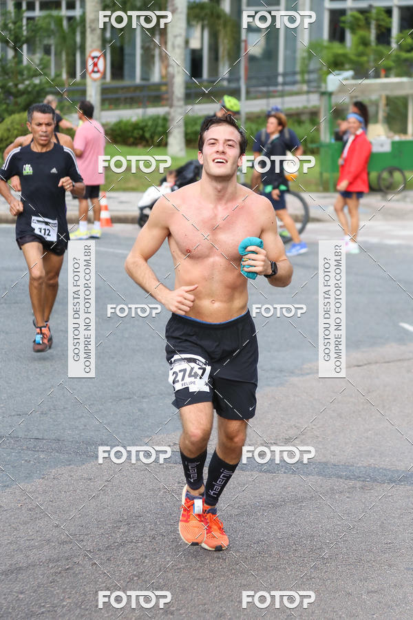 Buy your photos of the eventMeia Maratona Internacional de Curitiba 2018 on Fotop