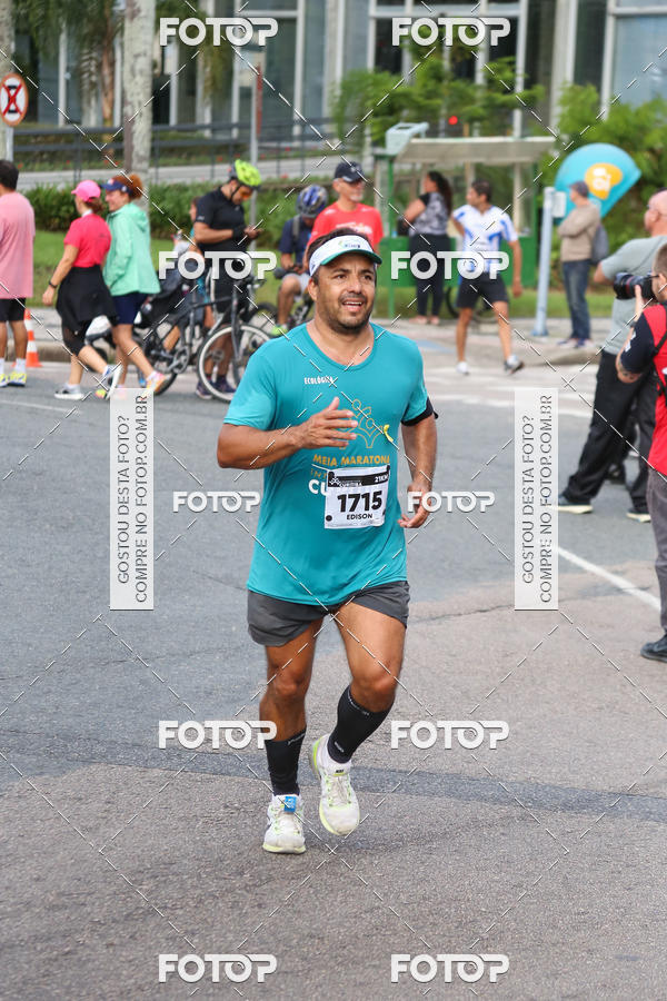 Buy your photos of the eventMeia Maratona Internacional de Curitiba 2018 on Fotop