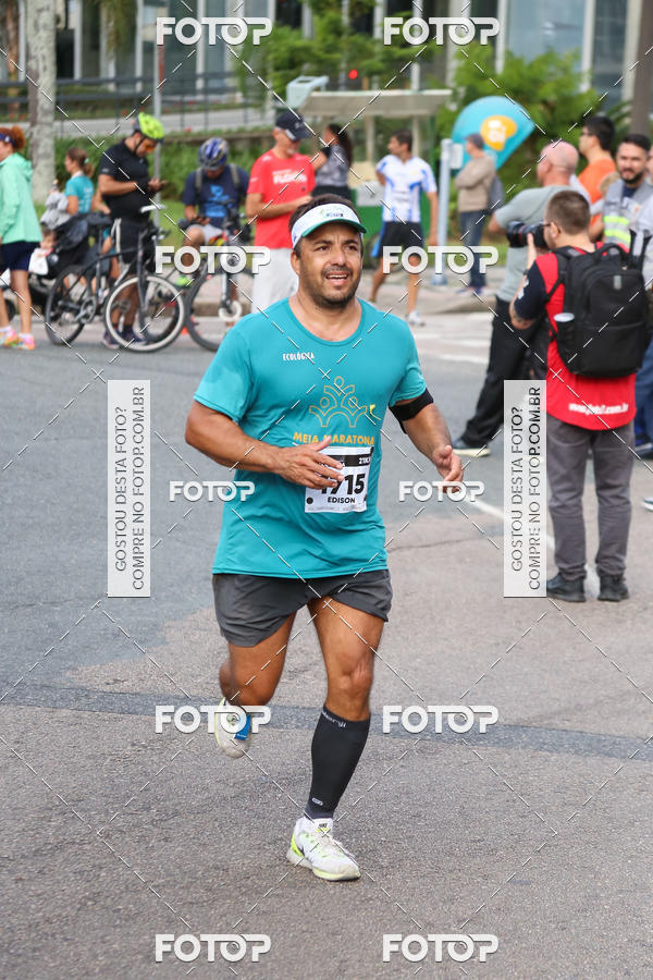 Buy your photos of the eventMeia Maratona Internacional de Curitiba 2018 on Fotop