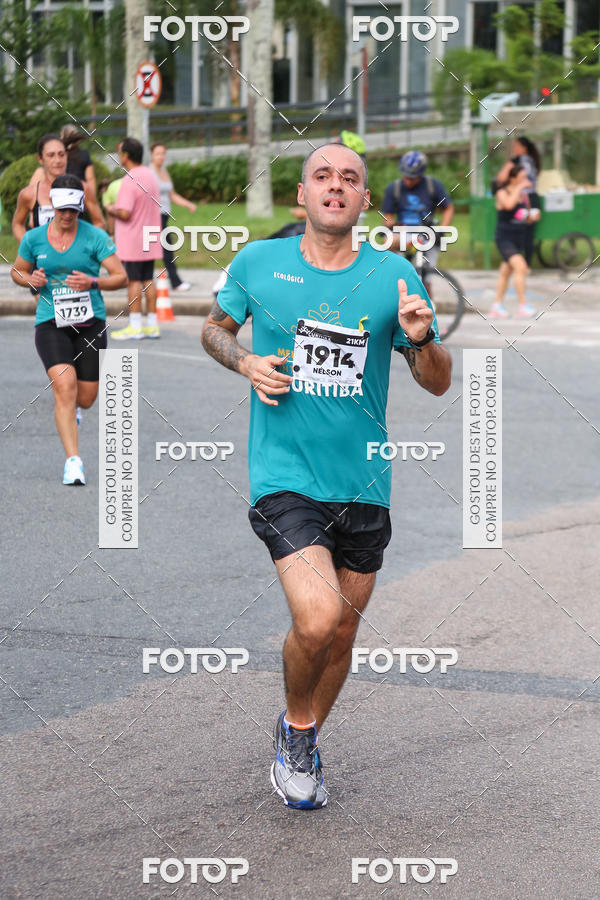 Buy your photos of the eventMeia Maratona Internacional de Curitiba 2018 on Fotop