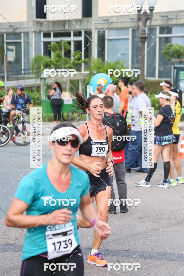 Buy your photos of the eventMeia Maratona Internacional de Curitiba 2018 on Fotop