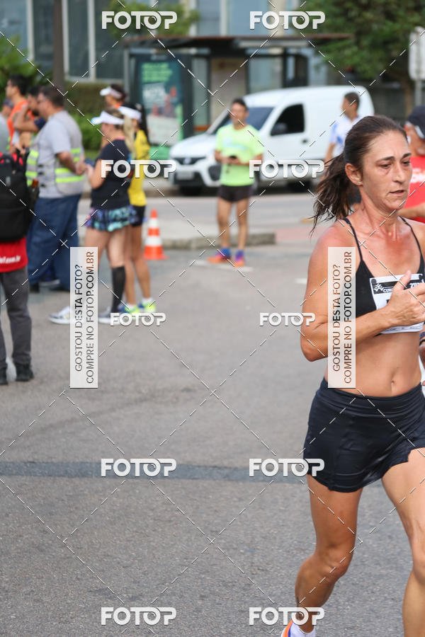 Buy your photos of the eventMeia Maratona Internacional de Curitiba 2018 on Fotop