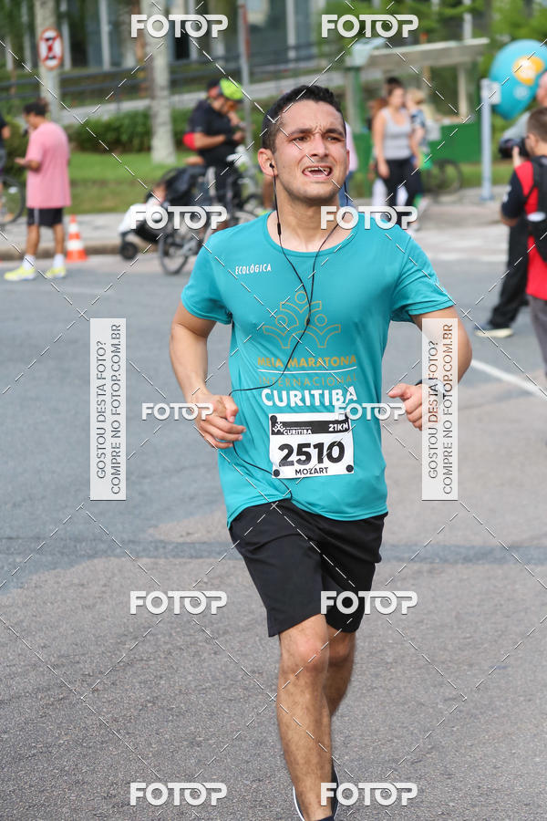 Buy your photos of the eventMeia Maratona Internacional de Curitiba 2018 on Fotop