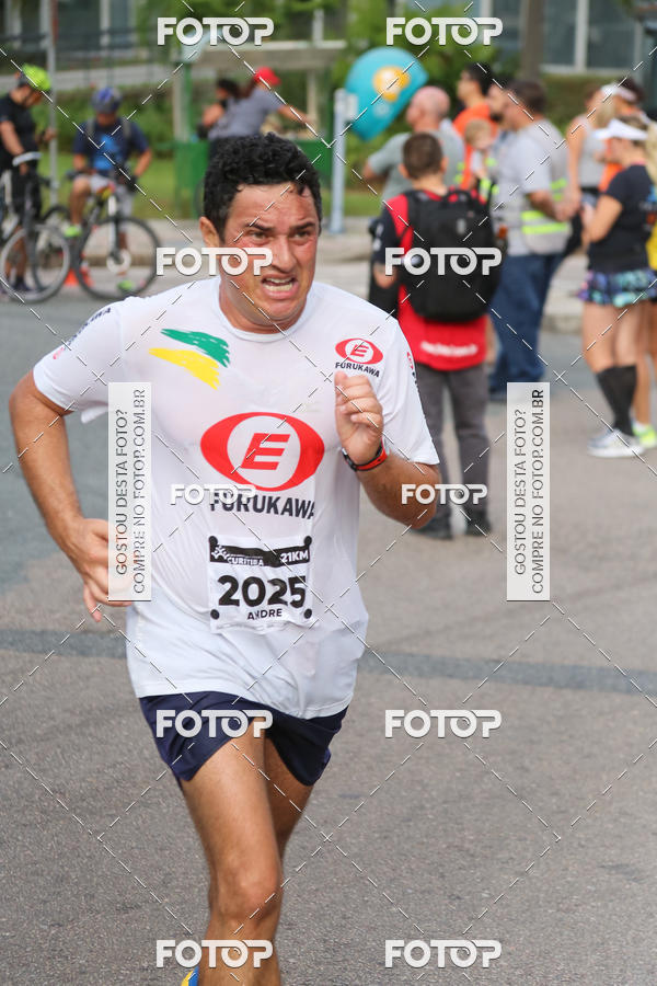 Buy your photos of the eventMeia Maratona Internacional de Curitiba 2018 on Fotop