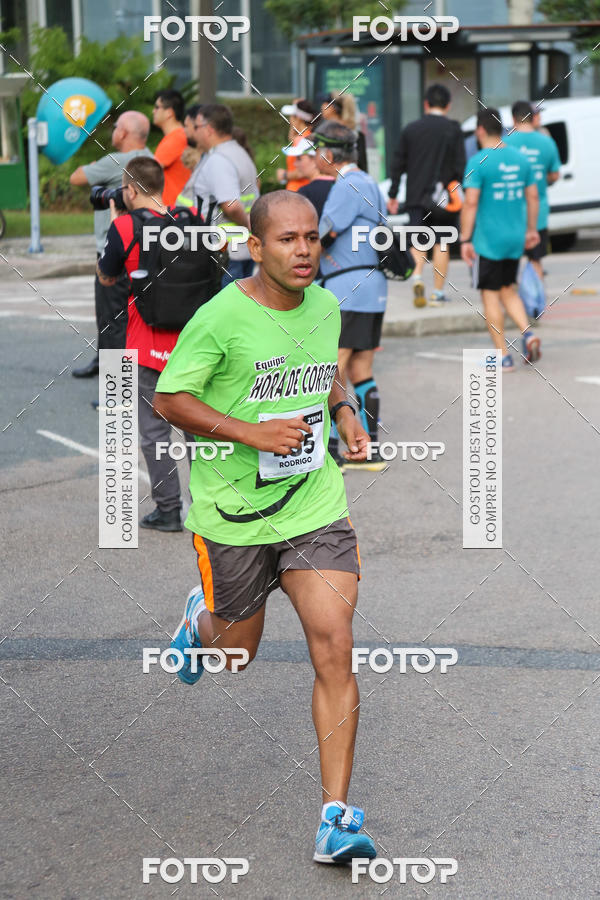 Buy your photos of the eventMeia Maratona Internacional de Curitiba 2018 on Fotop