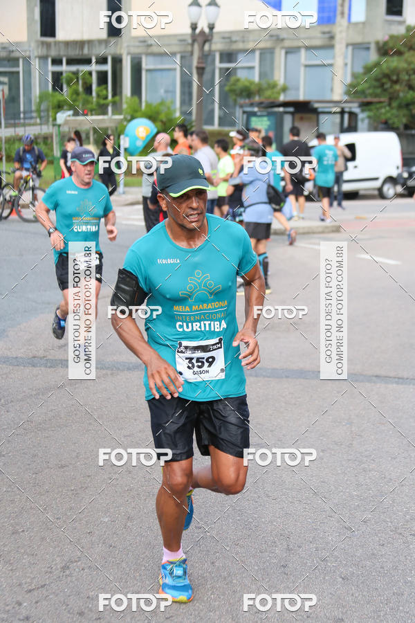 Buy your photos of the eventMeia Maratona Internacional de Curitiba 2018 on Fotop