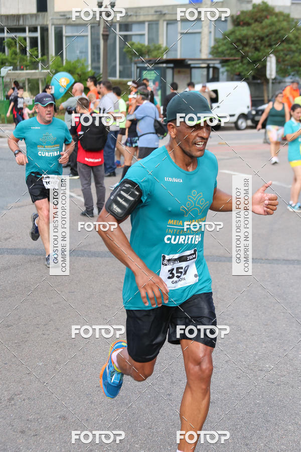 Buy your photos of the eventMeia Maratona Internacional de Curitiba 2018 on Fotop
