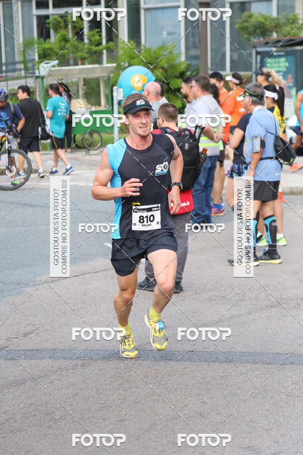 Buy your photos of the eventMeia Maratona Internacional de Curitiba 2018 on Fotop