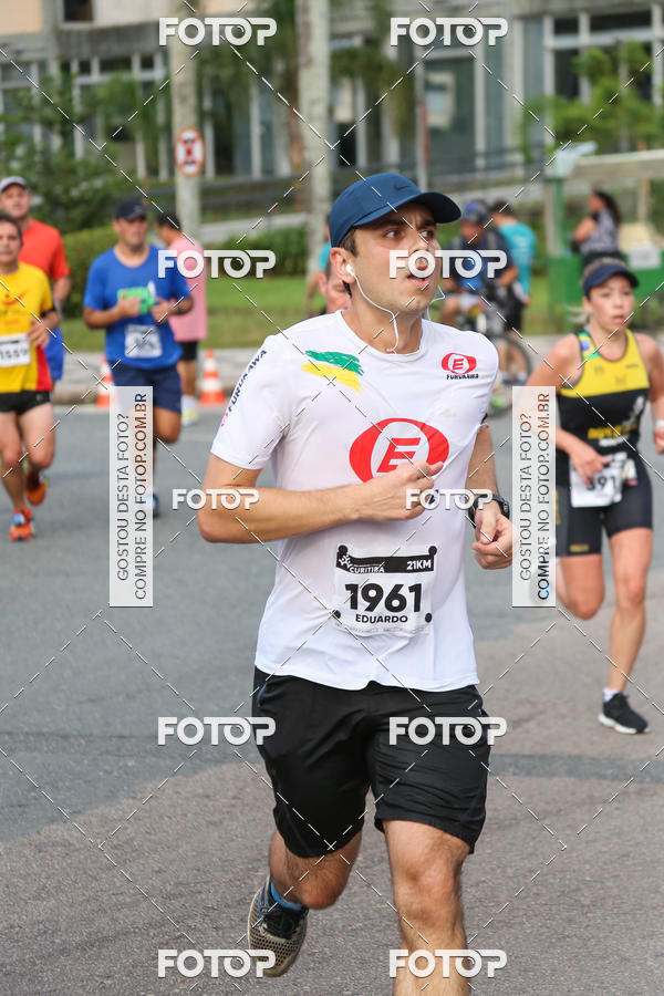 Buy your photos of the eventMeia Maratona Internacional de Curitiba 2018 on Fotop