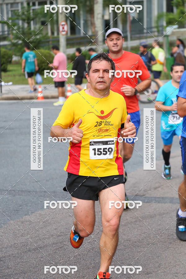 Buy your photos of the eventMeia Maratona Internacional de Curitiba 2018 on Fotop