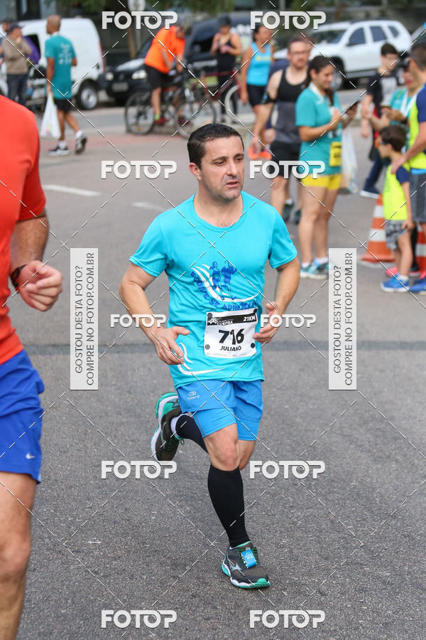 Buy your photos of the eventMeia Maratona Internacional de Curitiba 2018 on Fotop