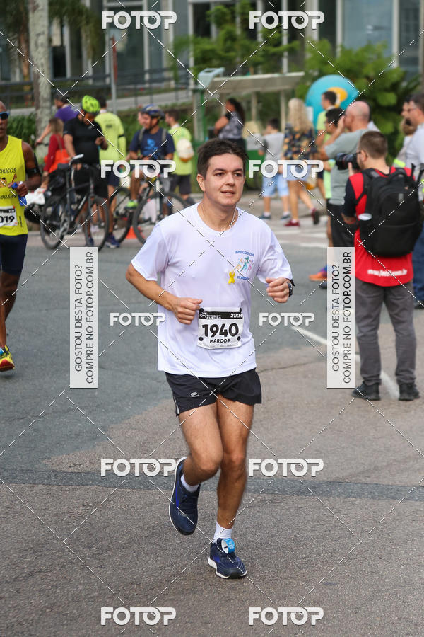 Buy your photos of the eventMeia Maratona Internacional de Curitiba 2018 on Fotop