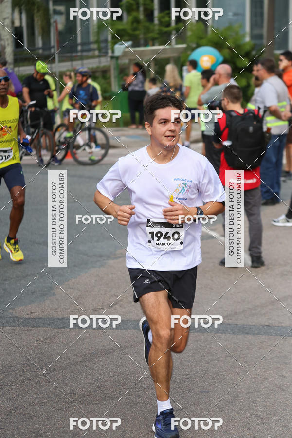 Buy your photos of the eventMeia Maratona Internacional de Curitiba 2018 on Fotop