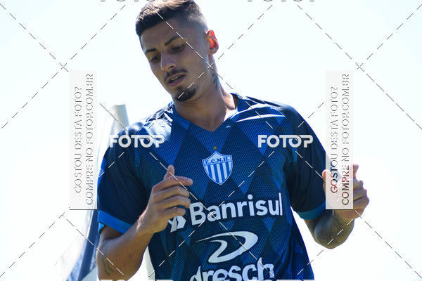 Buy your photos of the eventJogo Treino Esporte Clube Novo Hamburgo on Fotop