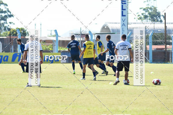 Buy your photos of the eventJogo Treino Esporte Clube Novo Hamburgo on Fotop
