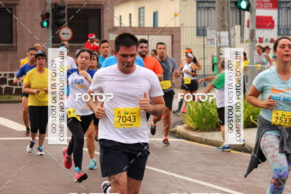 Buy your photos of the eventCircuito de Corridas de Rua Curitiba 2017 - 4� etapa on Fotop