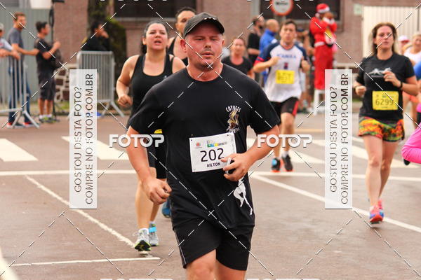 Buy your photos of the eventCircuito de Corridas de Rua Curitiba 2017 - 4� etapa on Fotop