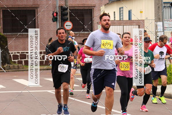 Buy your photos of the eventCircuito de Corridas de Rua Curitiba 2017 - 4 etapa on Fotop