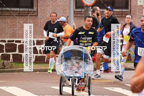 Buy your photos of the eventCircuito de Corridas de Rua Curitiba 2017 - 4 etapa on Fotop