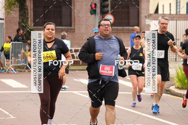Buy your photos of the eventCircuito de Corridas de Rua Curitiba 2017 - 4 etapa on Fotop