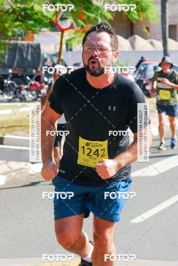 Buy your photos of the eventCorrida do Exrcito  - 100 Anos do Regimento Deodoro on Fotop