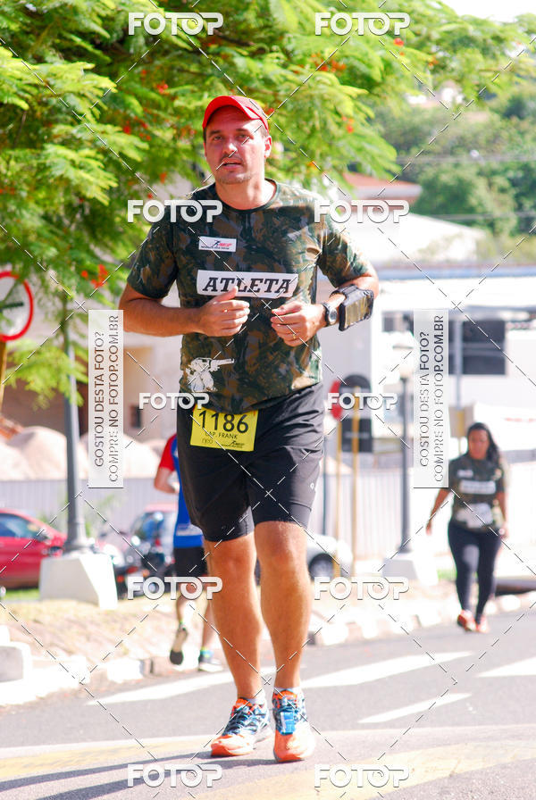 Buy your photos of the eventCorrida do Exrcito  - 100 Anos do Regimento Deodoro on Fotop