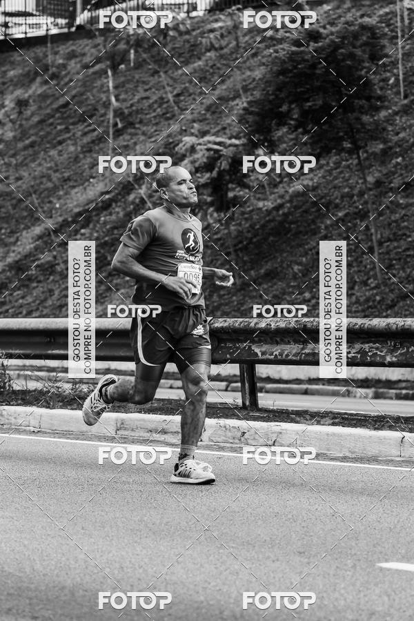 Buy your photos of the eventFotos de Corrida em Preto & Branco on Fotop