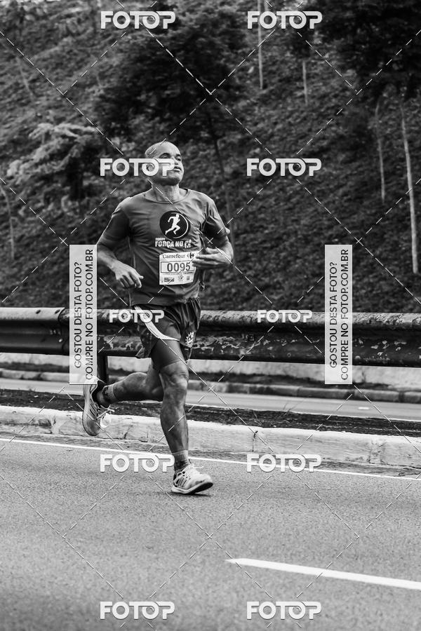 Buy your photos of the eventFotos de Corrida em Preto & Branco on Fotop