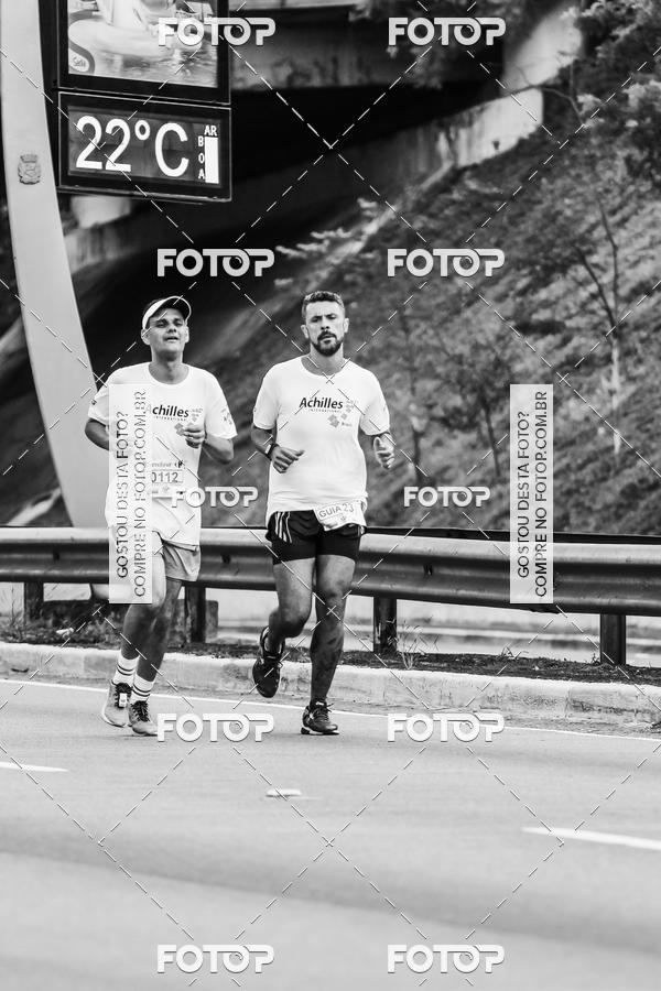 Buy your photos of the eventFotos de Corrida em Preto & Branco on Fotop