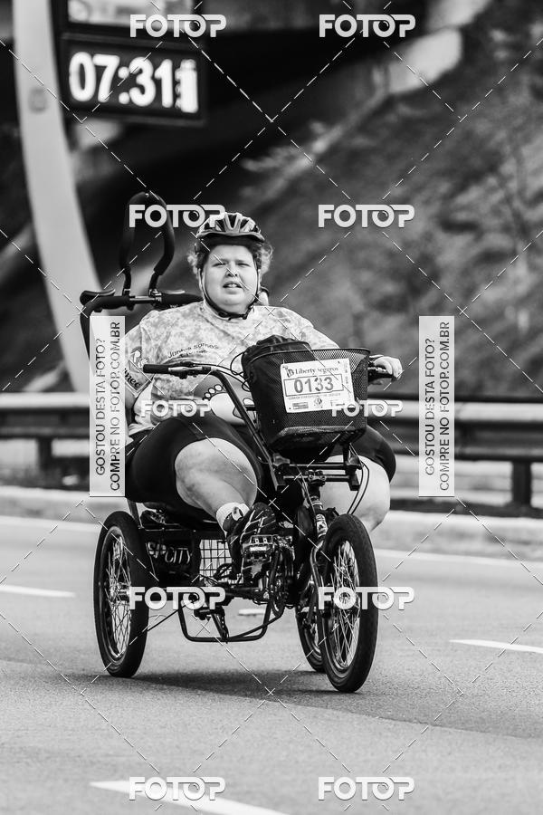 Buy your photos of the eventFotos de Corrida em Preto & Branco on Fotop