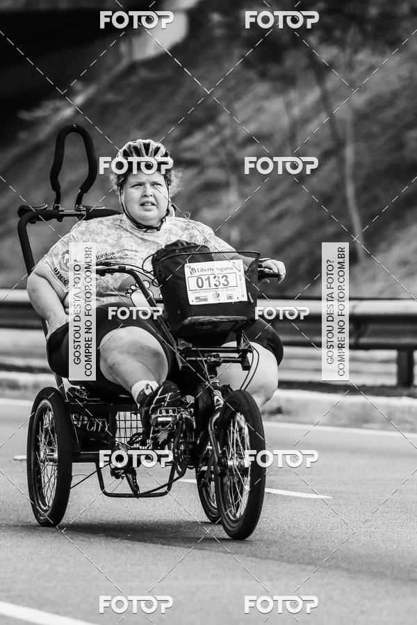 Buy your photos of the eventFotos de Corrida em Preto & Branco on Fotop