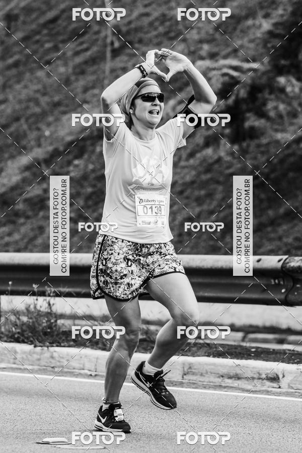 Buy your photos of the eventFotos de Corrida em Preto & Branco on Fotop