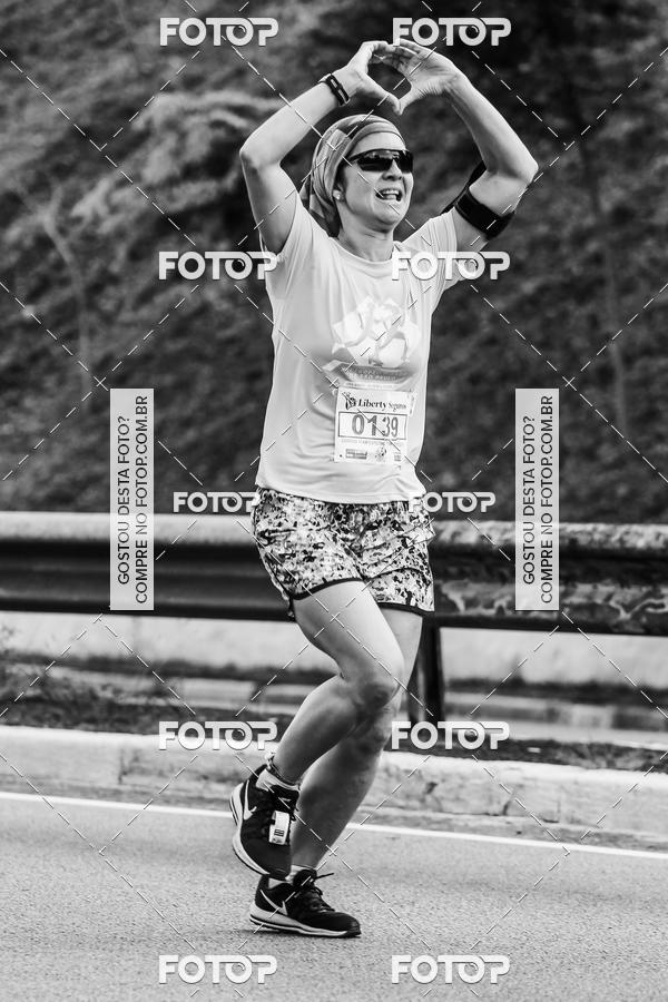 Buy your photos of the eventFotos de Corrida em Preto & Branco on Fotop
