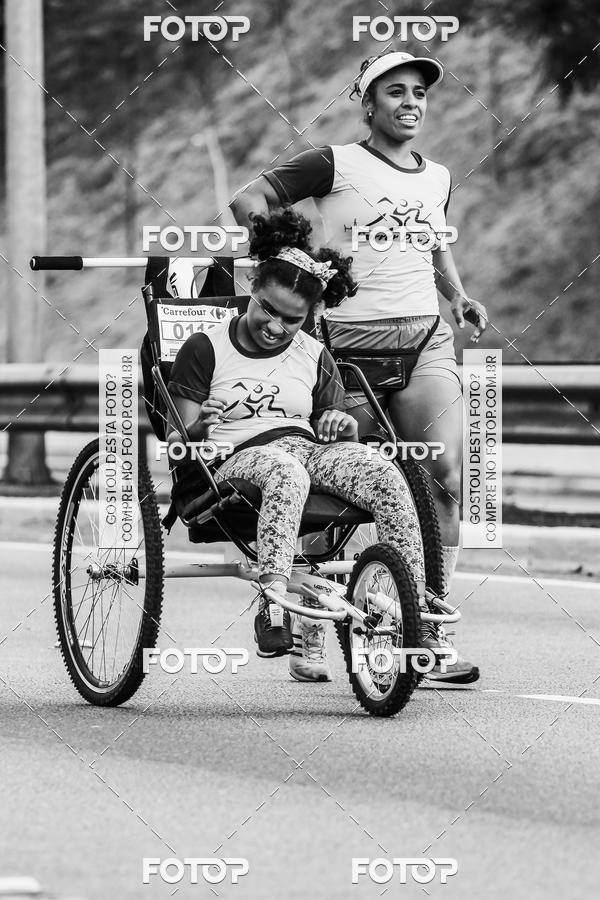 Buy your photos of the eventFotos de Corrida em Preto & Branco on Fotop