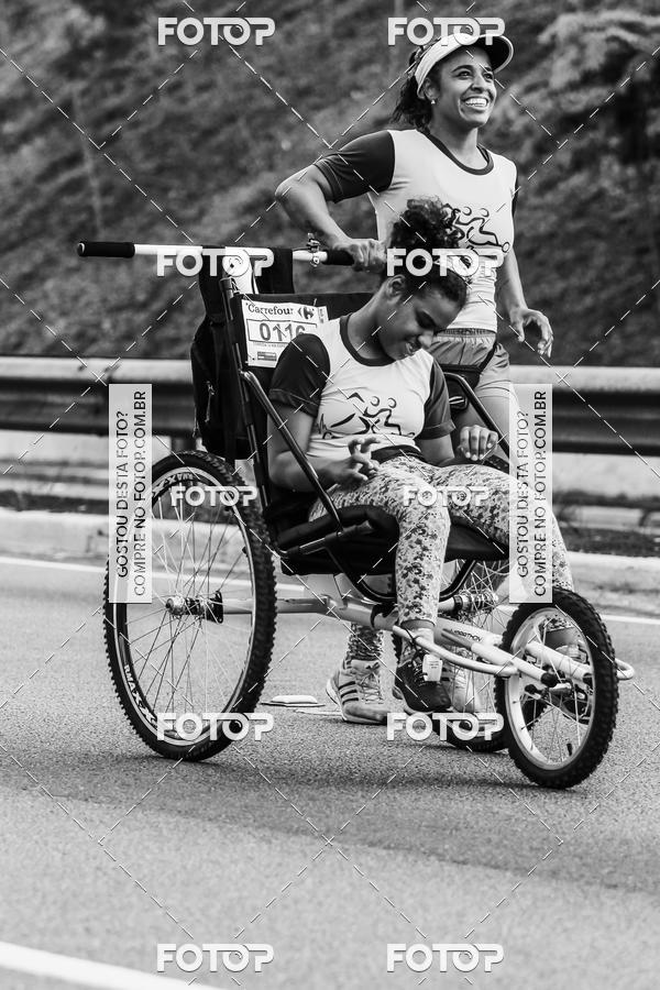 Buy your photos of the eventFotos de Corrida em Preto & Branco on Fotop