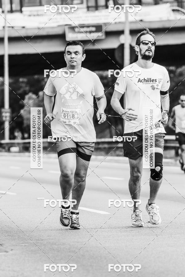 Buy your photos of the eventFotos de Corrida em Preto & Branco on Fotop