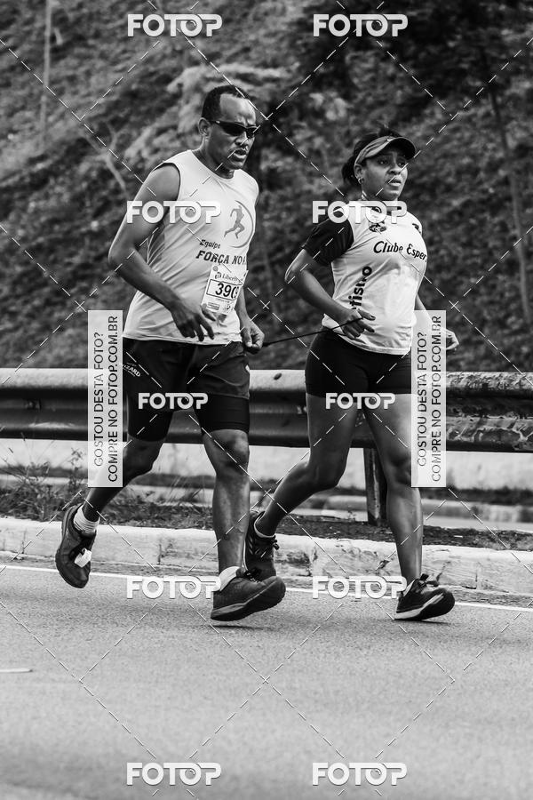 Buy your photos of the eventFotos de Corrida em Preto & Branco on Fotop