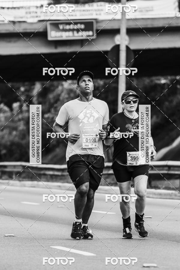 Buy your photos of the eventFotos de Corrida em Preto & Branco on Fotop