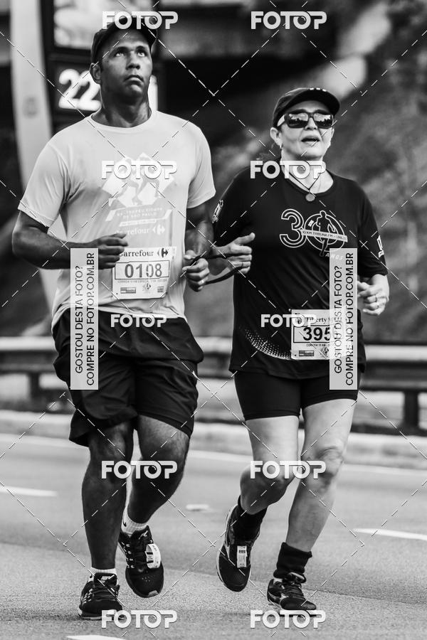Buy your photos of the eventFotos de Corrida em Preto & Branco on Fotop